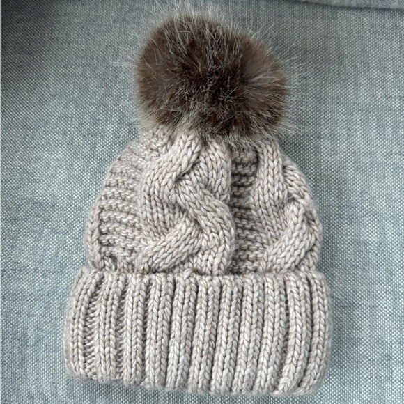 H&M Mocha Knit Pom Hat - Picture 1 of 4